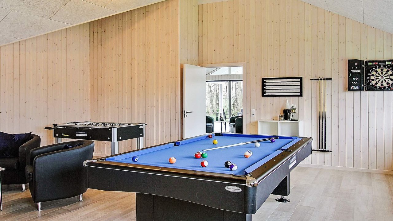 Indoor Indoor